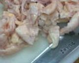 コラーゲンたっぷり♪ヘルシー鶏皮煮～☆作り方1写真