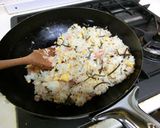だしがら昆布でウマっ！鮭チャーハン★作り方5写真