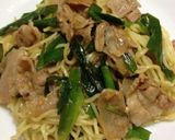 生中華麺・にら・豚バラ肉で☆焼きラーメン作り方9写真