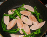 モヤシと魚肉ソーセージの牡蠣油＆マヨ炒め作り方3写真