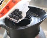 保温ポット様々。黒豆の煮物♪作り方1写真