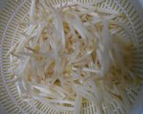 豚ばら肉ともやしの豆板醤あえ作り方3写真