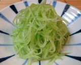 キュウリが麺！冷やし中華風サラダ作り方1写真