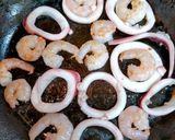 簡単ランチ！イカと海老とエンドウの焼そば作り方4写真