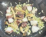 タコとしめじの和風だし炒飯🐙チャーハン😋作り方1写真