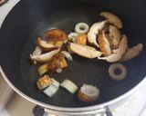竹輪と干し椎茸のやさしいお吸い物作り方4写真