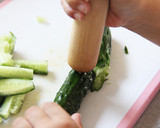 夏バテに！豚肉ときゅうりと春雨の炒めもの作り方1写真
