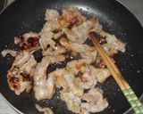 豚バラ肉と長ネギの塩麹炒め作り方2写真