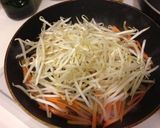 もやしとニラのピリ辛炒め！作り方3写真