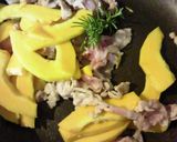 コリンキーと豚肉の炒めローズマリー風味作り方3写真