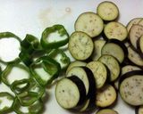 簡単♪夏野菜でピリッとケチャマヨ炒め作り方1写真