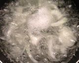 ちょいトロ☆鶏そぼろと玉ねぎスープ作り方1写真
