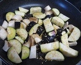 ナスとソーセージの焼き蒸し作り方2写真