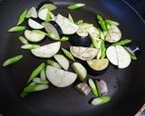 たこと茄子とアスパラガスのガーリック炒め作り方2写真