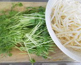 簡単！豆苗ともやしのドレッシング和え作り方1写真