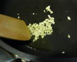 幸せの鮭としめじのガーリックライス作り方3写真