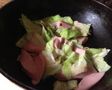 魚肉ソーセージとキャベツ炒め作り方2写真