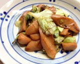 魚肉ソーセージとキャベツ炒め作り方3写真