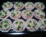 乗せて焼くだけ！餃子の皮で簡単ピザ作り方4写真