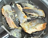 鮭と厚揚げゴーヤのコーンマヨ醤油ソテー作り方1写真