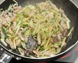 マヨでコク旨♪ズッキーニと豚肉の卵とじ作り方2写真