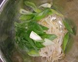 青い部分＆モヤシ♪節約♪つまみ塩ナムル♪作り方3写真