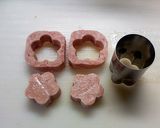 スパムで簡単　うずらのお花作り方1写真