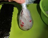 紅生姜（梅酢漬け）とゴマのおにぎり作り方8写真