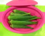 オクラときゅうりのゴマ酢和え♫作り方1写真