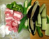 豚肉と夏野菜のテンメン醤炒め作り方1写真