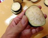 超簡単おつまみ　ひと口サイズ焼き茄子ピザ作り方2写真