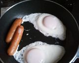 白身が焦げない目玉焼き　ウィンナー添え♫作り方4写真