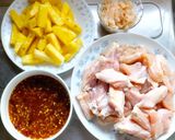 鶏肉,パイナップルの梅肉炒め作り方1写真