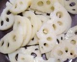 蓮根と鳥肉の甘酢炒め作り方1写真