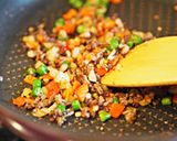 ＊焦がし挽き肉のバジルごはん＊作り方6写真