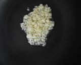 豚ばら肉のにんにく炒め・ベビーリーフのせ作り方6写真
