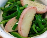おつまみに！ピーマンと蒲鉾のごま油炒め作り方4写真