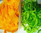 ゴーヤと人参シリシリの肉みそ炒め作り方1写真