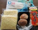 夏休みランチ、イカそうめん入り焼きそば作り方1写真