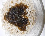 納豆、もずく酢入り冷たいそば夏風味作り方7写真