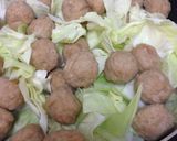 キャベツとミートボールのフライパン蒸し♪作り方2写真