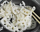 れんこんとピーマンのおかか胡麻きんぴら作り方3写真
