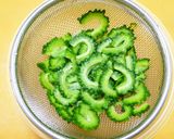 夏に食べたい！ゴーヤの梅肉おかか和え作り方4写真