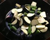 夏野菜！茄子とオクラの味噌炒め作り方2写真