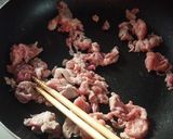 豚肉・なめこ・おくらの塩ニンニク炒め作り方3写真