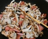 スパムとキノコのハーブソルト炒め作り方3写真