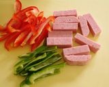 スパムと甘麹で簡単にできる炒めおかず作り方1写真