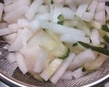 シャキシャキ野菜ちくわと梨のわさびサラダ作り方2写真