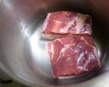 活力なべで・豚ばら肉の黒ビール煮作り方1写真