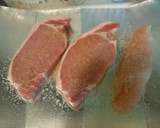 漬けて焼くだけ、豚ロースの甘酒漬け焼き。作り方1写真